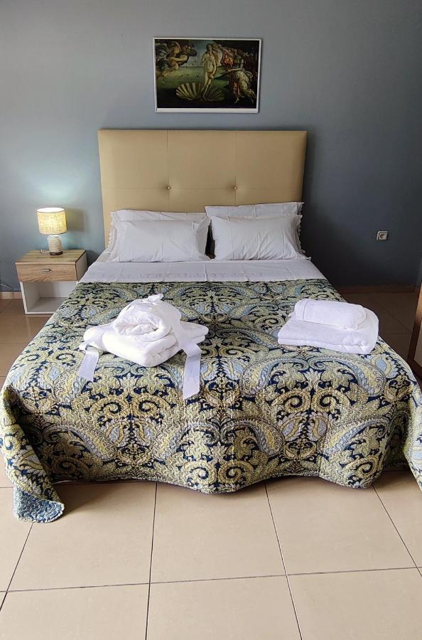 Hospitable Appartment In The Central Park, Xanthi Buitenkant foto